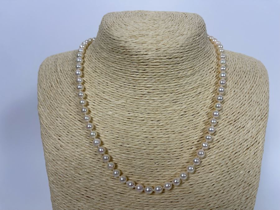 18' Pearl Necklace With 14K Gold Clasp [Photo 3]
