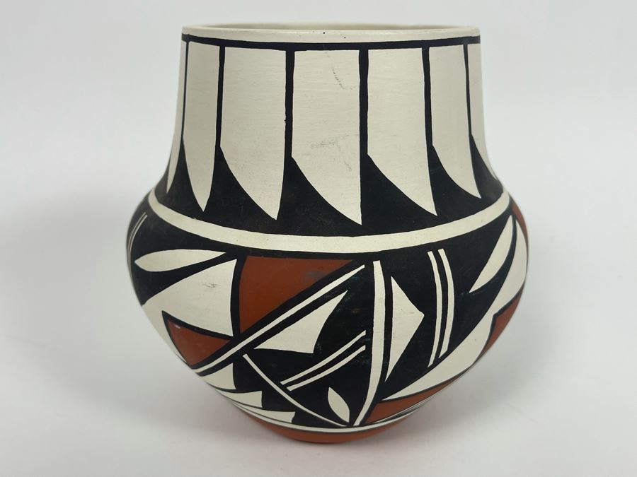 Native American Acoma Pottery Jar Signed Garcia 5.5W X 6H [Photo 5]