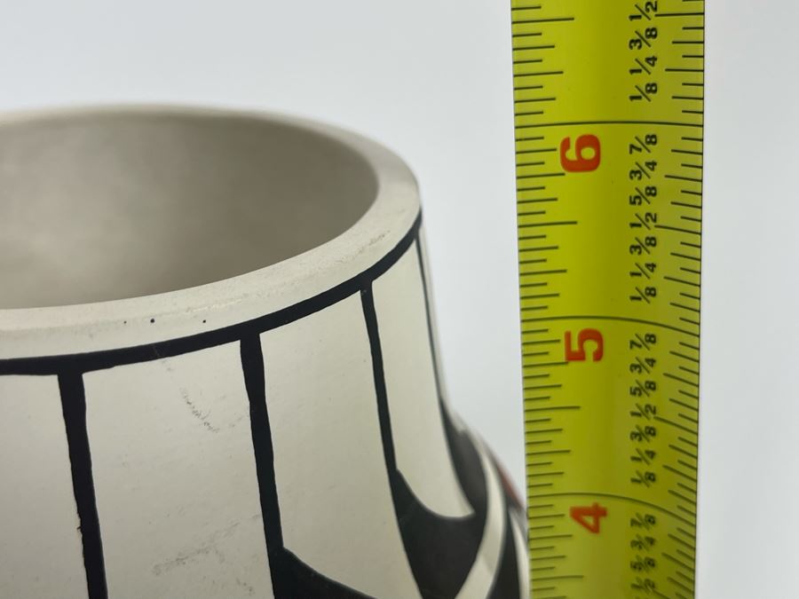 Native American Acoma Pottery Jar Signed Garcia 5.5W X 6H [Photo 10]