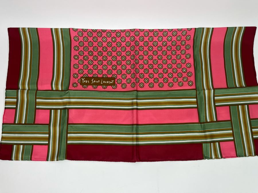 Yves Saint Laurent Scarf [Photo 3]
