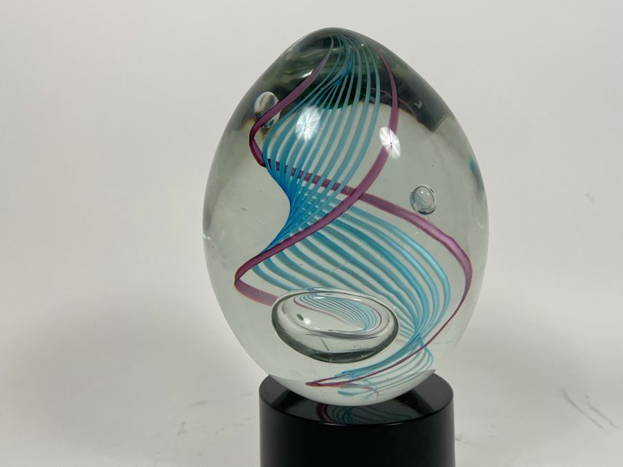 Large Art Glass Egg With Stand 10H [Photo 7]