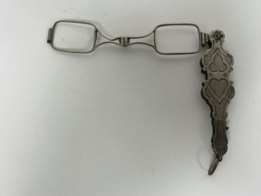 Pair Of Vintage Opera Glasses [Photo 2]