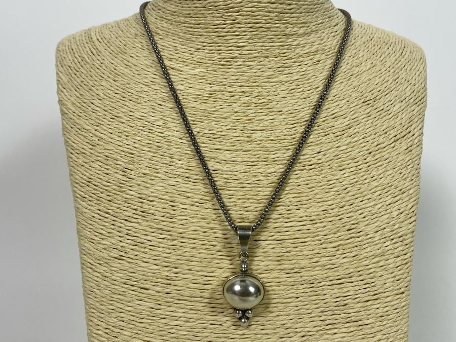 Sterling Silver Pendant With Sterling Silver Chain Necklace 11.7g [Photo 2]
