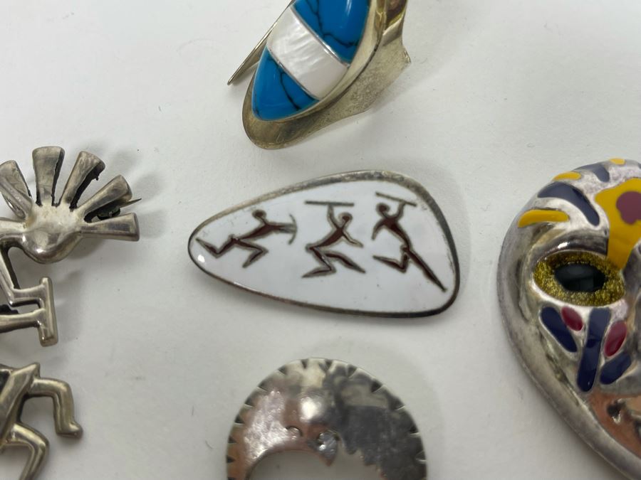 Sterling Silver Lot Featuring Four Brooches Pins And (1) Ring Size 7.5 Total Weight 43.7g [Photo 7]