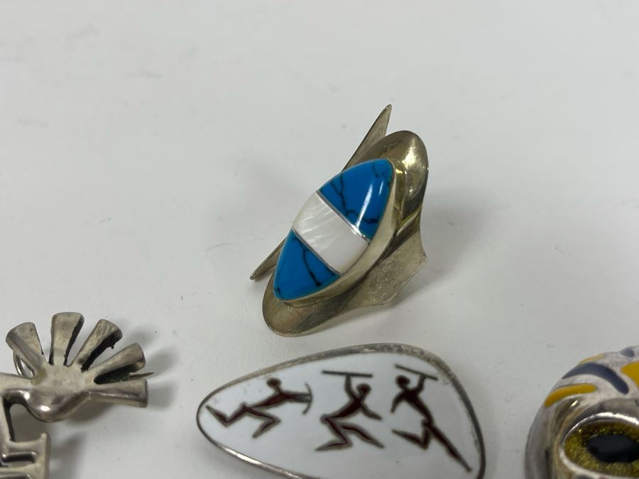 Sterling Silver Lot Featuring Four Brooches Pins And (1) Ring Size 7.5 Total Weight 43.7g [Photo 8]