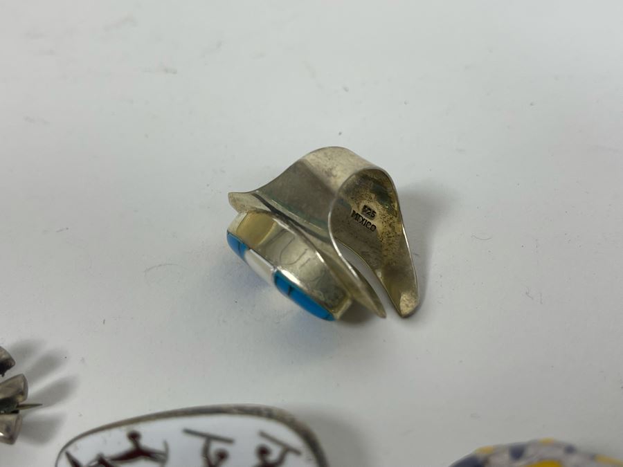 Sterling Silver Lot Featuring Four Brooches Pins And (1) Ring Size 7.5 Total Weight 43.7g [Photo 9]