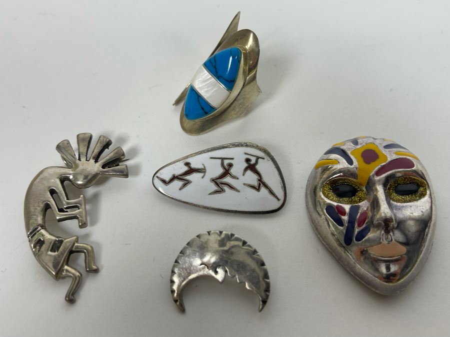 Sterling Silver Lot Featuring Four Brooches Pins And (1) Ring Size 7.5 Total Weight 43.7g [Photo 2]