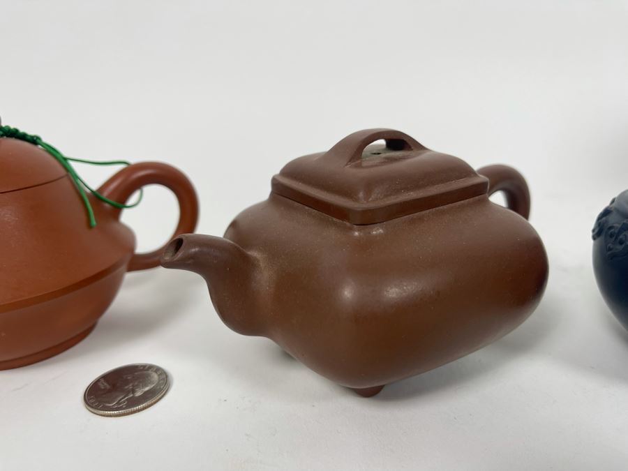 Set Of Three Chinese Clay Teapots [Photo 5]