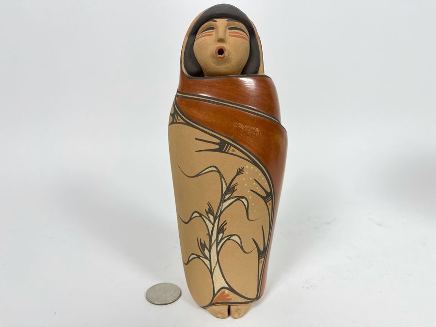 Native American Figurative Pottery By Maxine Toya Jemez 8H [Photo 3]