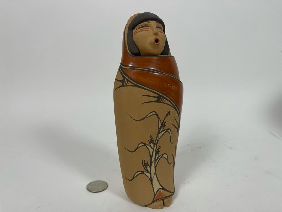 Native American Figurative Pottery By Maxine Toya Jemez 8H [Photo 8]