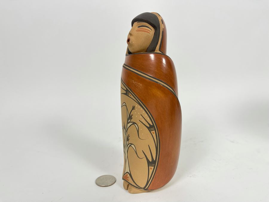 Native American Figurative Pottery By Maxine Toya Jemez 8H [Photo 4]