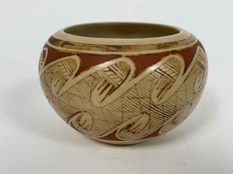 Rayvin Nampeyo Hopi-Tewa Native American Pottery Jar 4W X 2.5H [Photo 7]