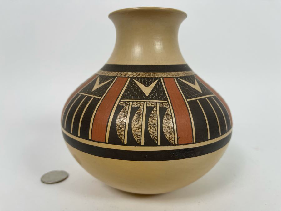 Vintage Native American Hopi Pottery Jar By Fawn Garcia Navasie 6W X 6H [Photo 3]