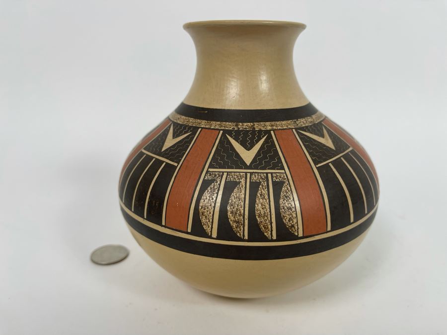 Vintage Native American Hopi Pottery Jar By Fawn Garcia Navasie 6W X 6H [Photo 6]