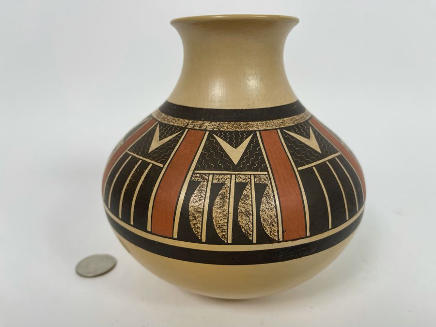 Vintage Native American Hopi Pottery Jar By Fawn Garcia Navasie 6W X 6H [Photo 5]
