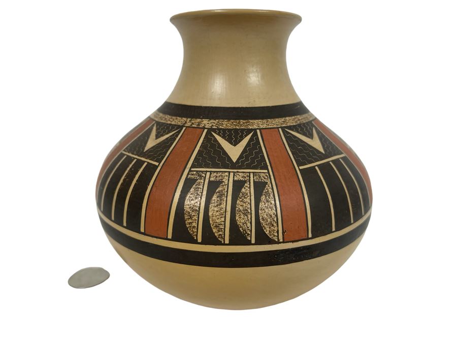 Vintage Native American Hopi Pottery Jar By Fawn Garcia Navasie 6W X 6H