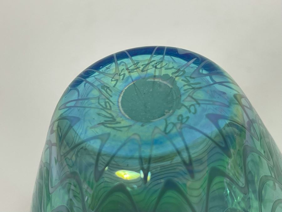 Signed Art Glass Vase 6H [Photo 10]