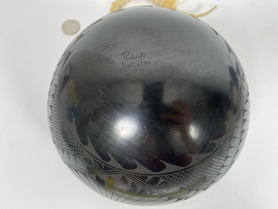 Mata Ortiz Indian Art Black Pottery By Roberto Banuelos 7W X 5H [Photo 10]