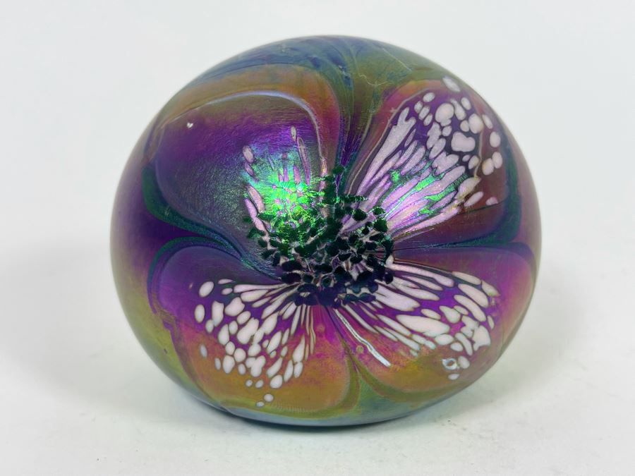 1990 Glasshouse Iridescent Art Glass Paperweight 3.5W X 2.5H [Photo 3]