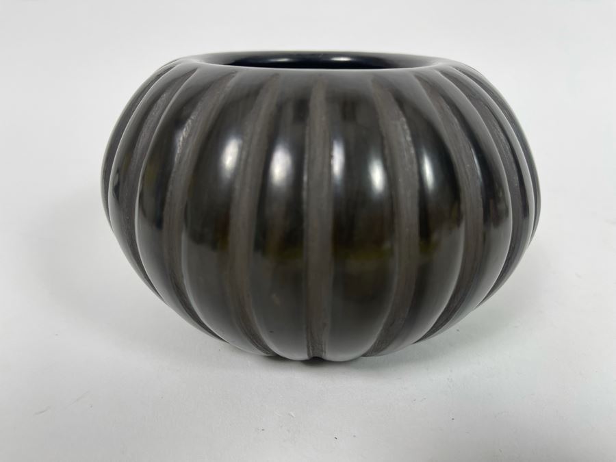 Angela Tafoya Baca (1927-2014) Native American Black Pottery Melon Jar 6W X 4H Retails $290 [Photo 4]