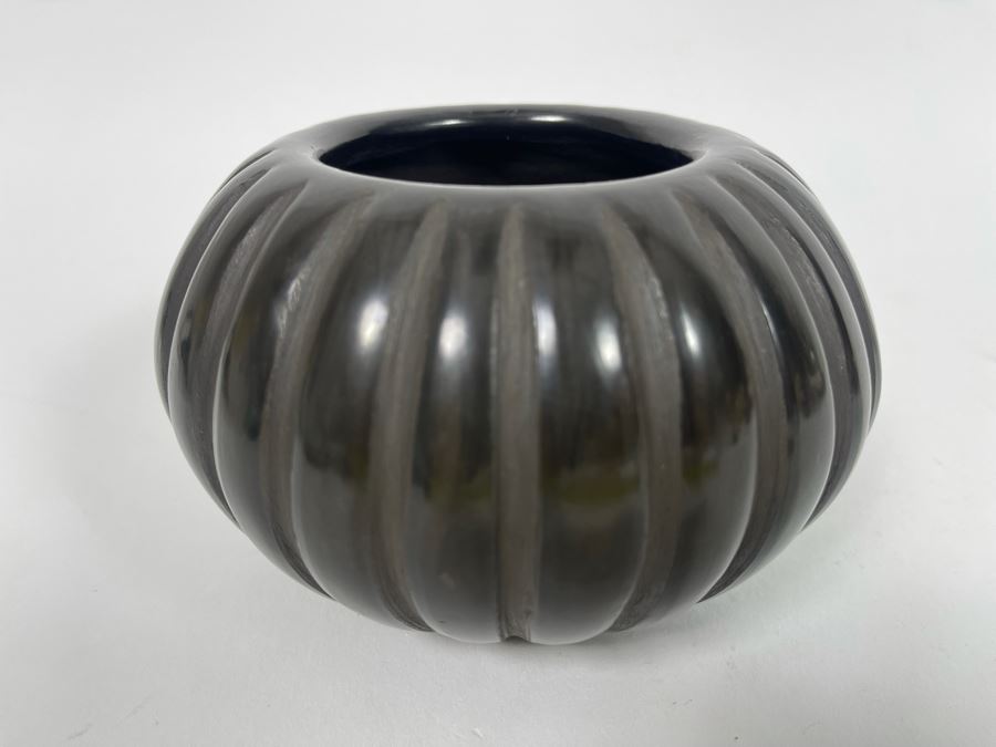 Angela Tafoya Baca (1927-2014) Native American Black Pottery Melon Jar 6W X 4H Retails $290 [Photo 5]