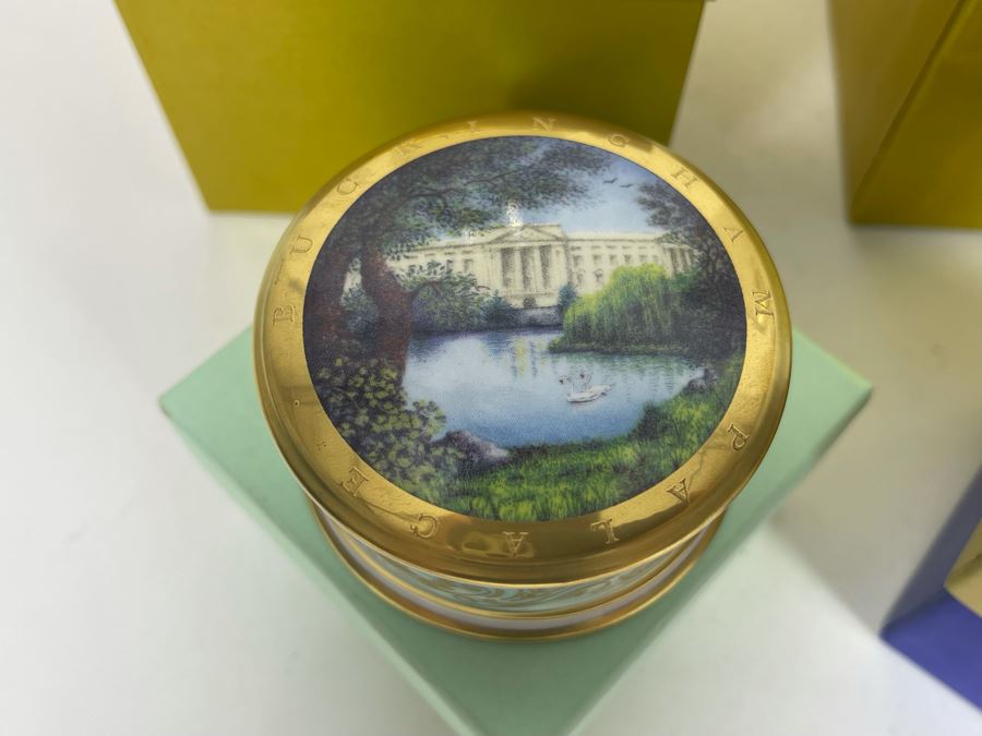 Various English Buckingham Palace China Pieces Including Pair Of Cups And Pair Of Lidded Boxes With Boxes [Photo 4]