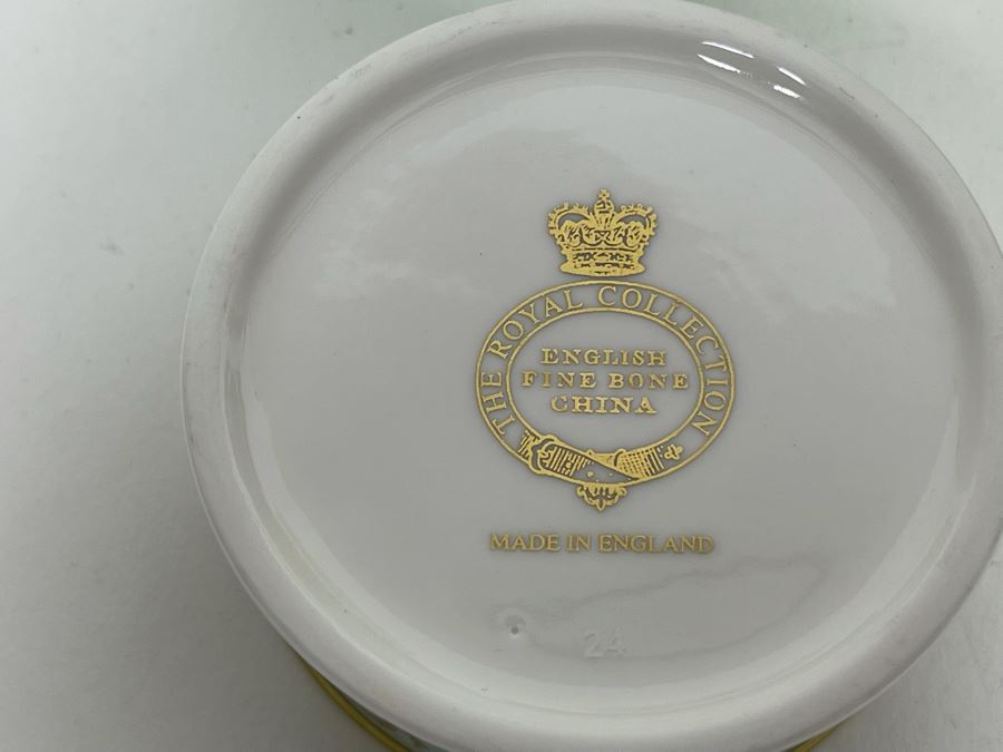 Various English Buckingham Palace China Pieces Including Pair Of Cups And Pair Of Lidded Boxes With Boxes [Photo 7]