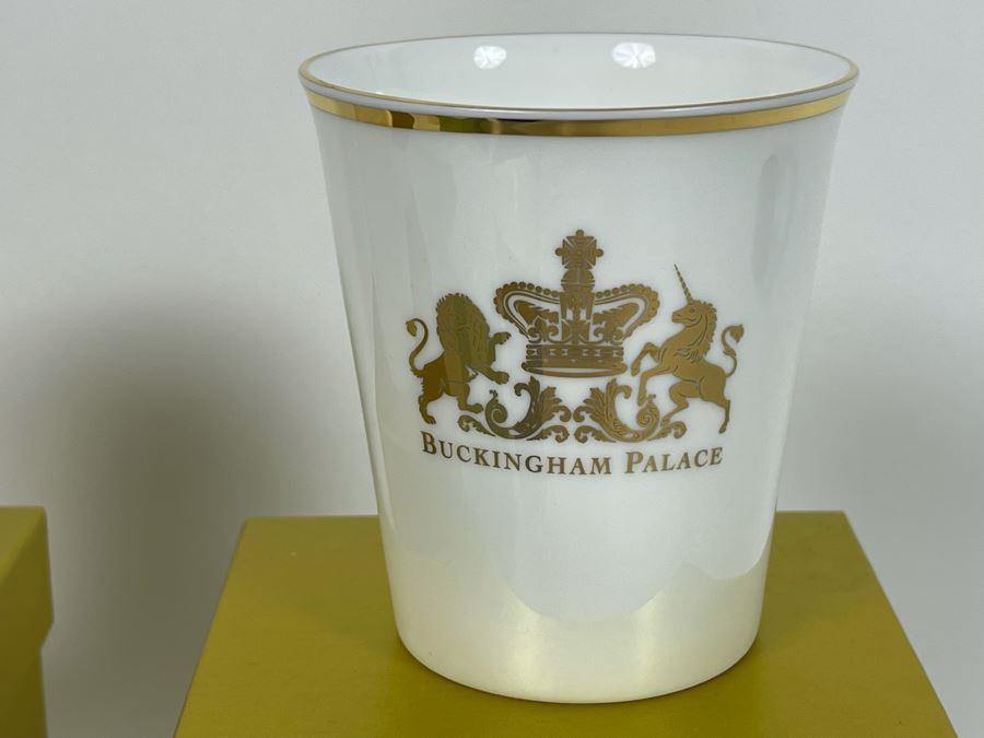 Various English Buckingham Palace China Pieces Including Pair Of Cups And Pair Of Lidded Boxes With Boxes [Photo 11]