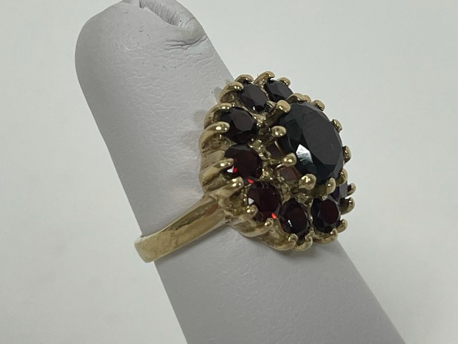 9K Gold Garnet Ring Size 4 4.5g Retails $200-$300 [Photo 2]