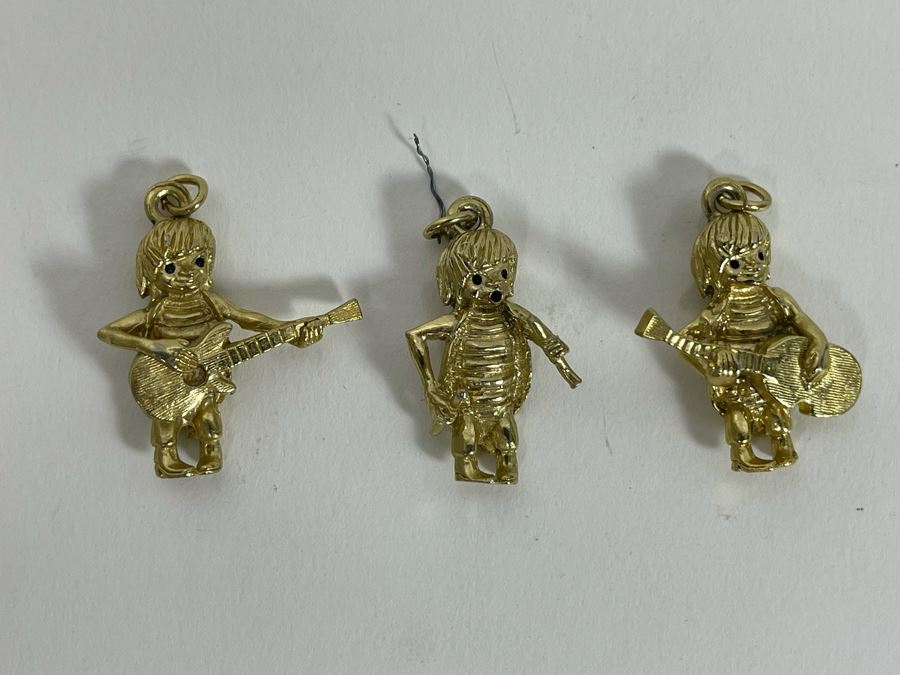 Set Of Three Charms / Pendants Of The Beatles Rock Band [Photo 3]