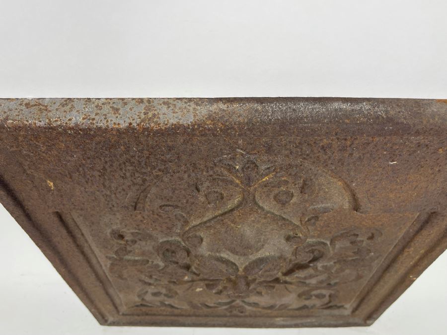 Heavy Cast Iron Architectural Relief Plate Fireback 18W X 19H X 1.25D [Photo 12]