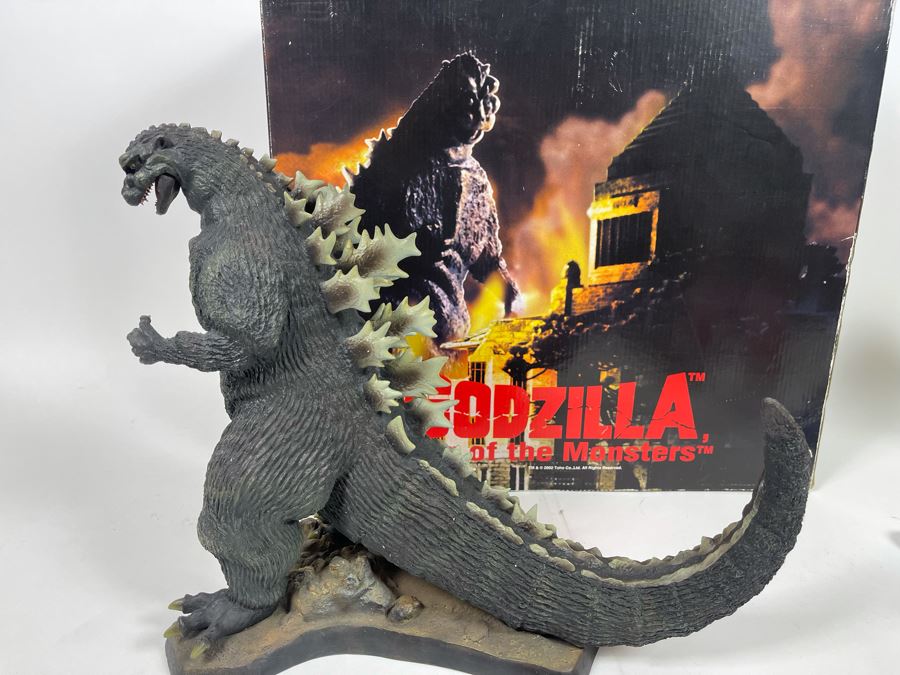 Limited Edition Godzilla Classic Series 12' Tall Painted Polyester Resin Statue With Deluxe Base Sculpted By Hideki Motoki XPlus With Original Box [Photo 8]