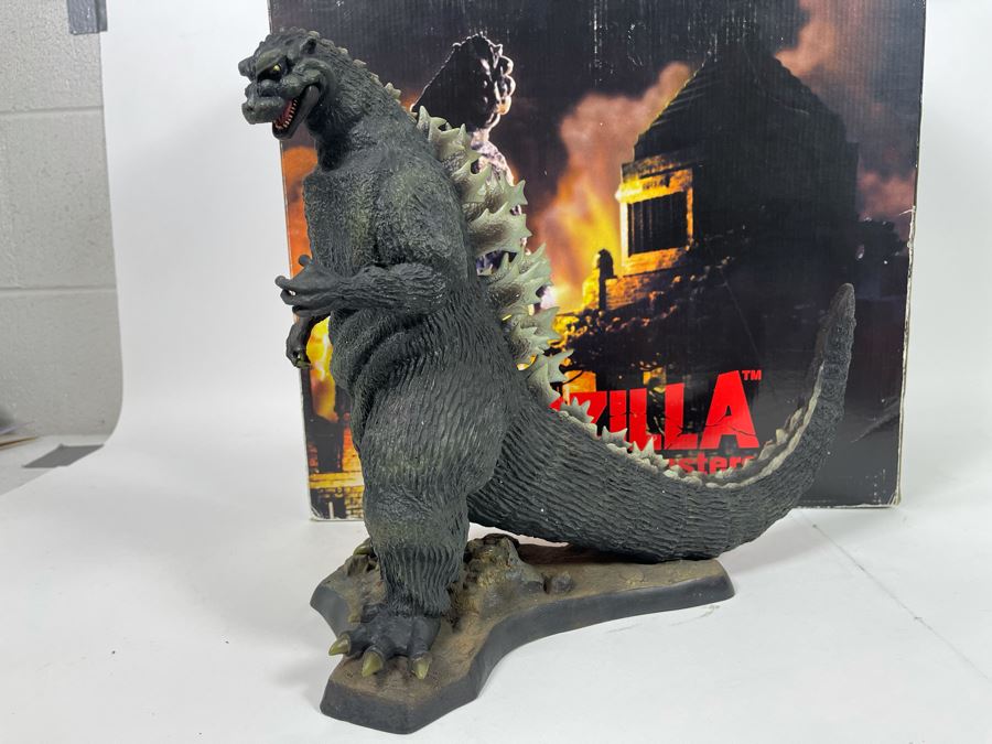Limited Edition Godzilla Classic Series 12' Tall Painted Polyester Resin Statue With Deluxe Base Sculpted By Hideki Motoki XPlus With Original Box [Photo 3]