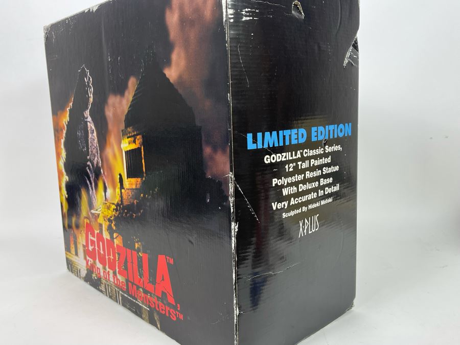 Limited Edition Godzilla Classic Series 12' Tall Painted Polyester Resin Statue With Deluxe Base Sculpted By Hideki Motoki XPlus With Original Box [Photo 17]