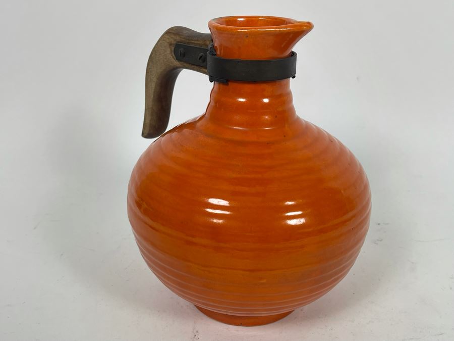 Vintage Bauer Pottery Los Angeles Handled Vessel 8.5H (Slight Chip In Spout) [Photo 5]