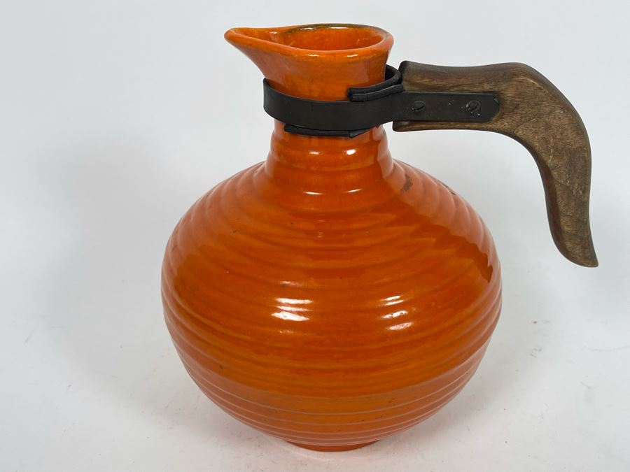 Vintage Bauer Pottery Los Angeles Handled Vessel 8.5H (Slight Chip In Spout) [Photo 4]
