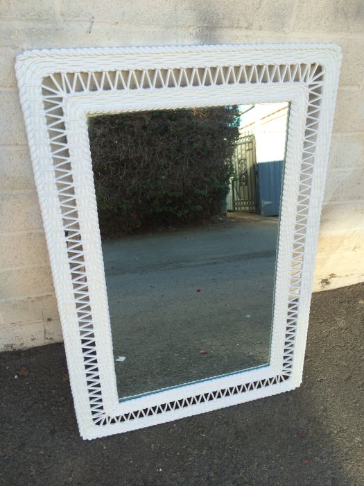 White Rectangular Mirror [Photo 1]