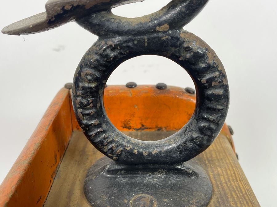 Vintage Wooden And Metal Shoe Shine Box 13W X 9.5D X 15H [Photo 9]