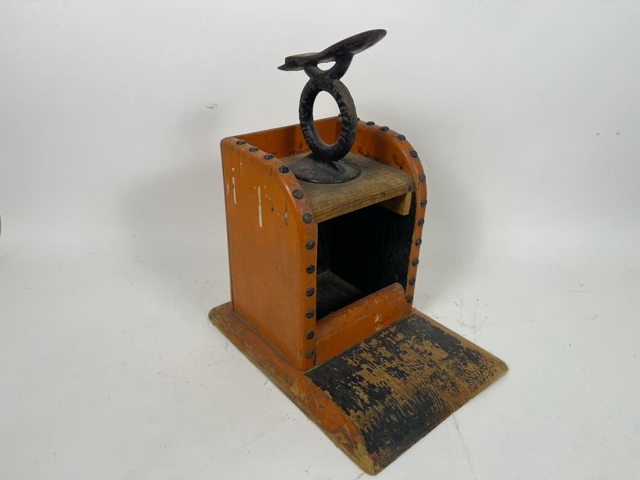 Vintage Wooden And Metal Shoe Shine Box 13W X 9.5D X 15H [Photo 2]