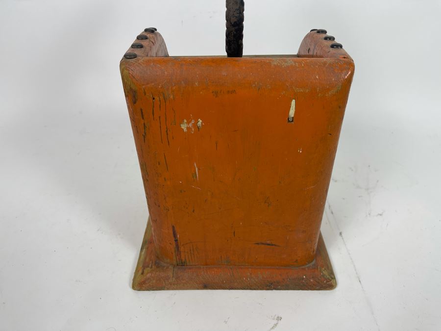 Vintage Wooden And Metal Shoe Shine Box 13W X 9.5D X 15H [Photo 10]