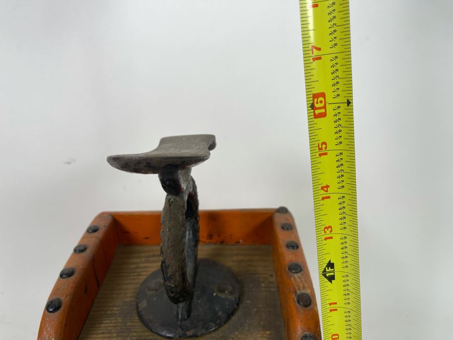 Vintage Wooden And Metal Shoe Shine Box 13W X 9.5D X 15H [Photo 14]