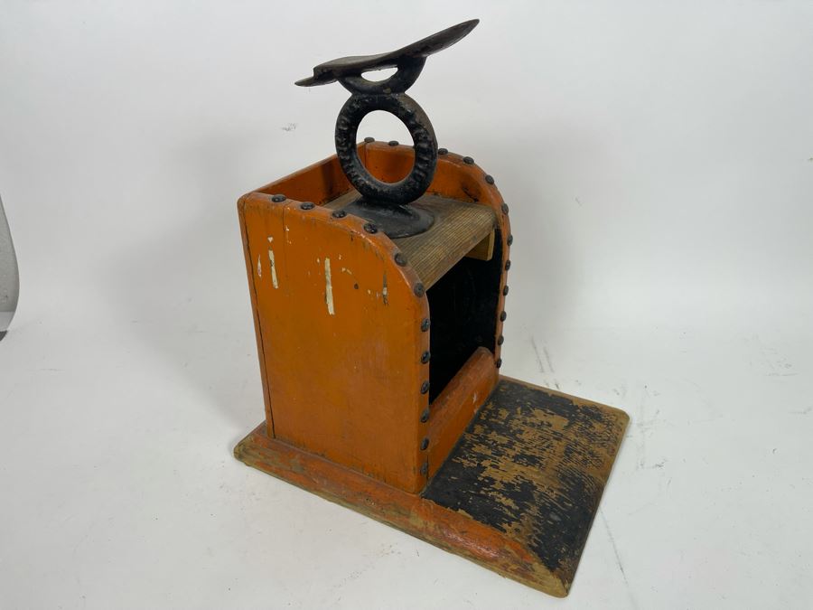 Vintage Wooden And Metal Shoe Shine Box 13W X 9.5D X 15H [Photo 7]