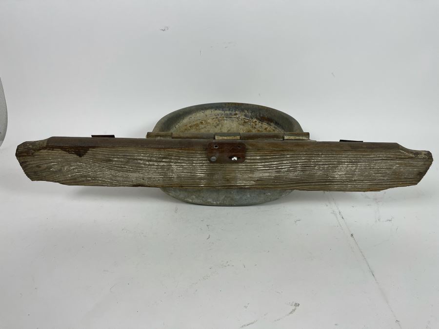 Vintage Metal Wall Mount Wash Basin 22.5W X 6.5H [Photo 6]