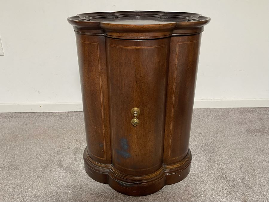 Henredon Fine Furniture Cabinet Side Table 18W X 22H [Photo 4]