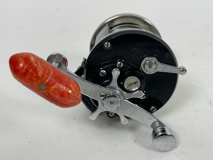 Newell Fishing Reel 300-C [Photo 2]