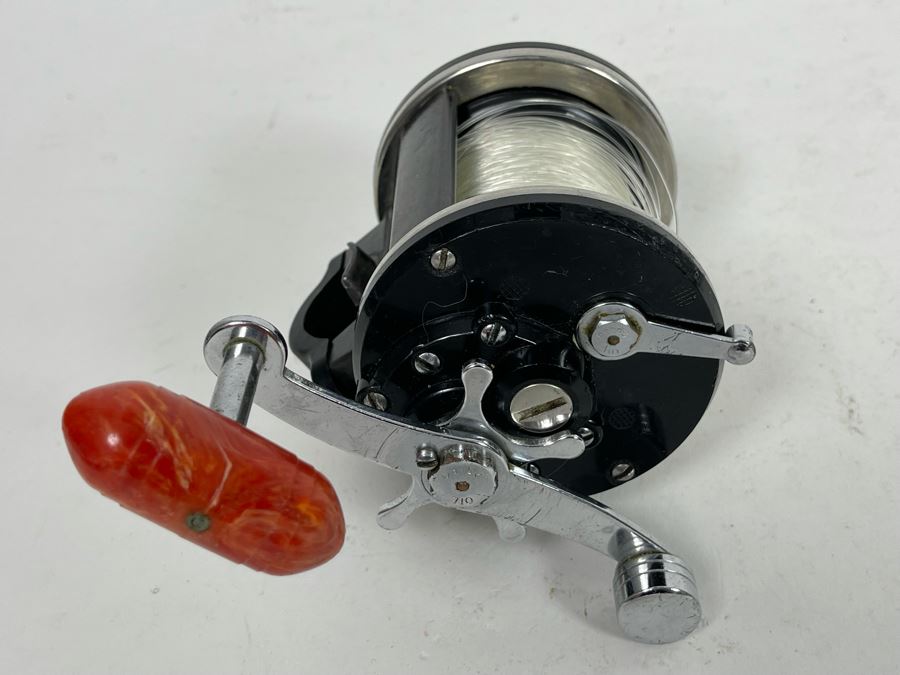 Newell Fishing Reel 300-C [Photo 3]