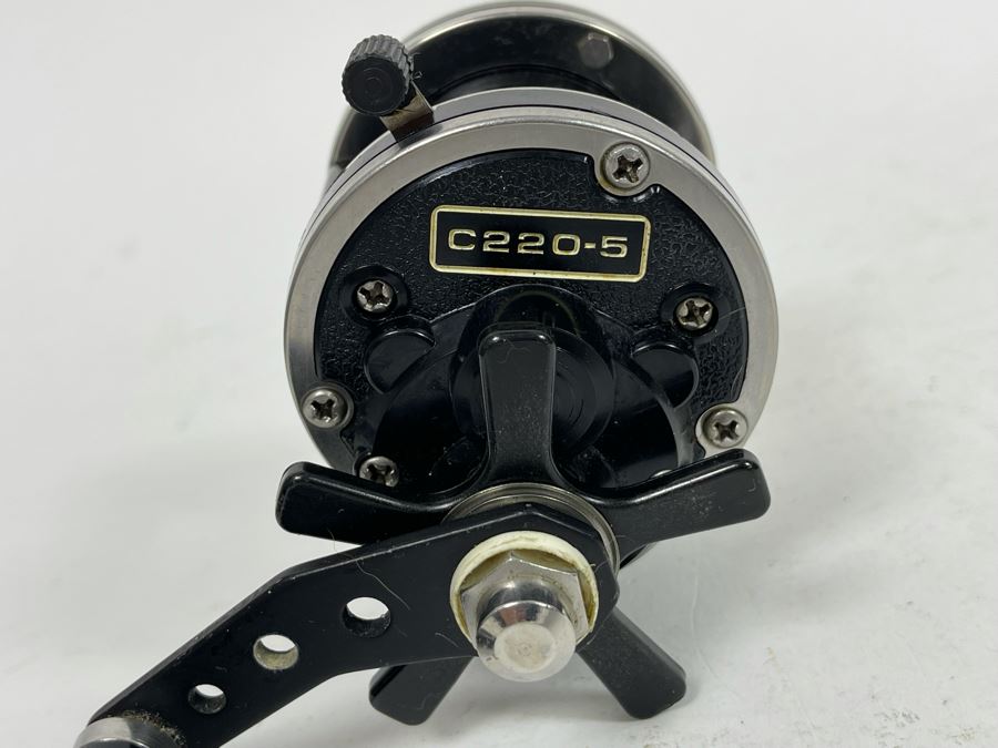 Newell Graphite Fishing Reel C220-5 [Photo 7]