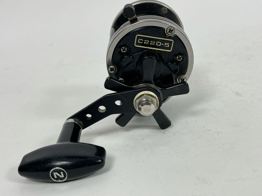 Newell Graphite Fishing Reel C220-5 [Photo 6]