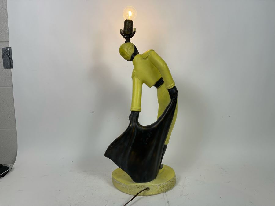 Mid-Century Bullfighter Matador Plaster Lamp Working 26H [Photo 8]