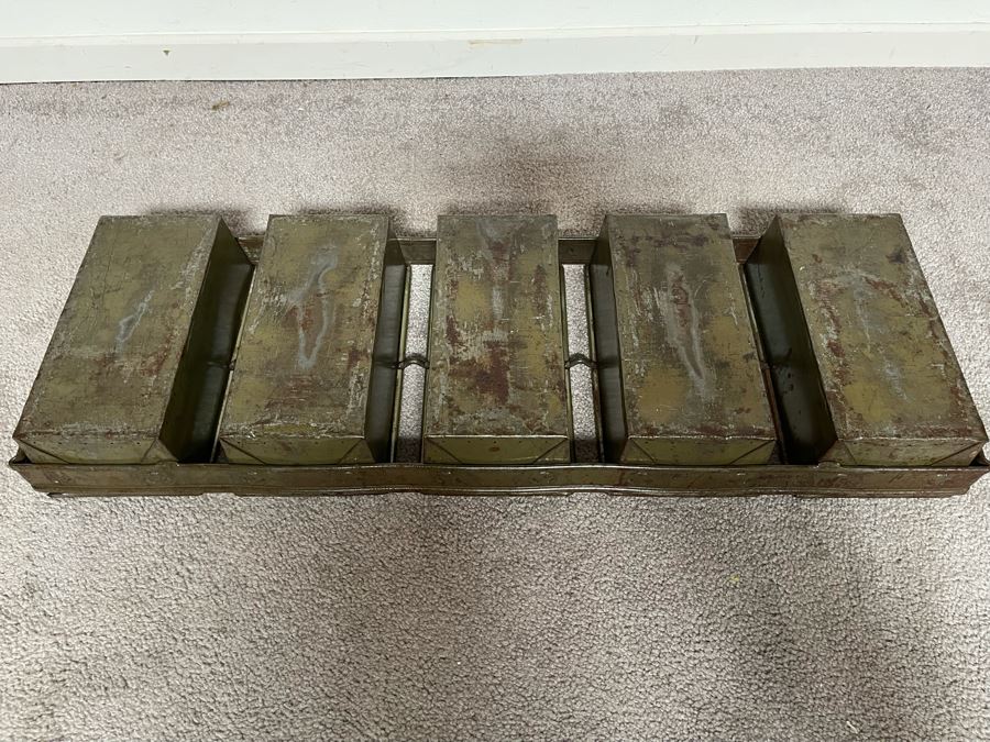 Painted 5-Loaf Bread Baking Pans Industrial Wall Decor 29.5W X 9D X 3H [Photo 8]